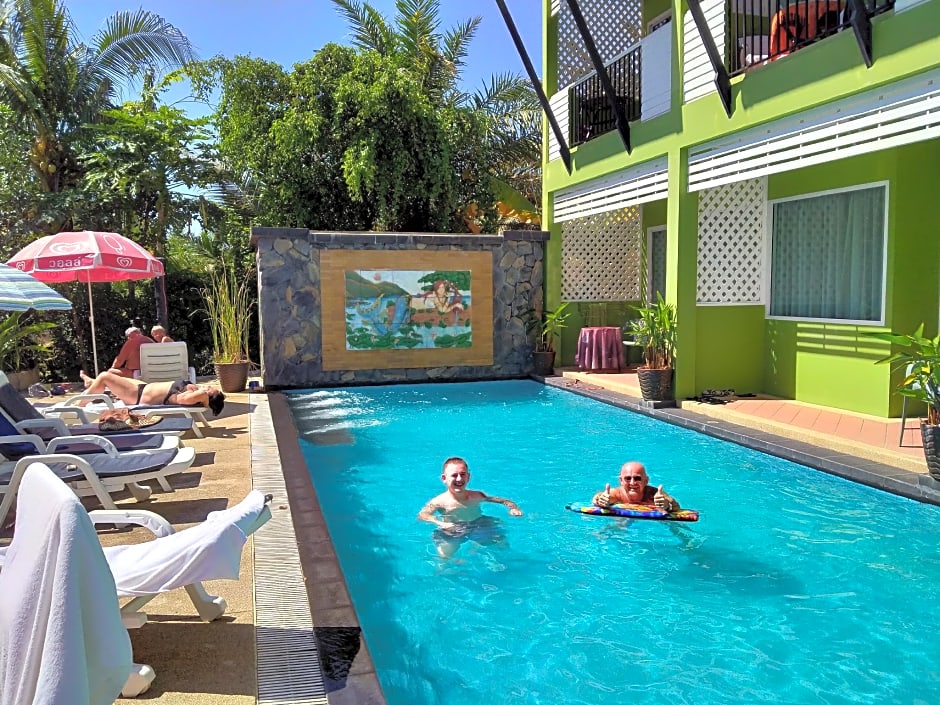 Khaolak C-nior Bungalows