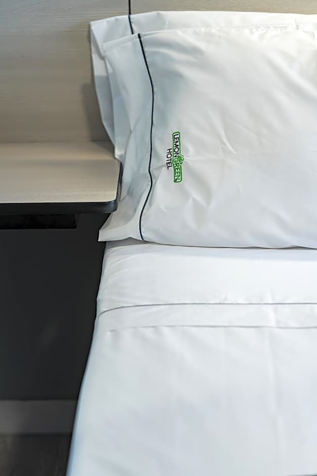 HOTEL LEMON GREEN -Zona Expo Frente al Centro de Convenciones