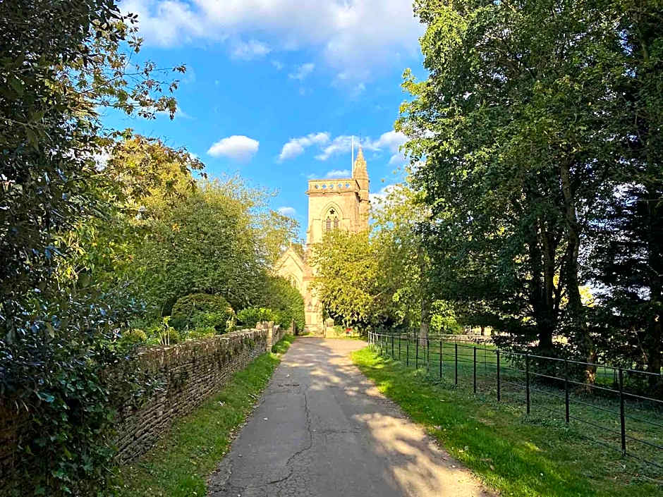 Cat and Custard Pot Inn