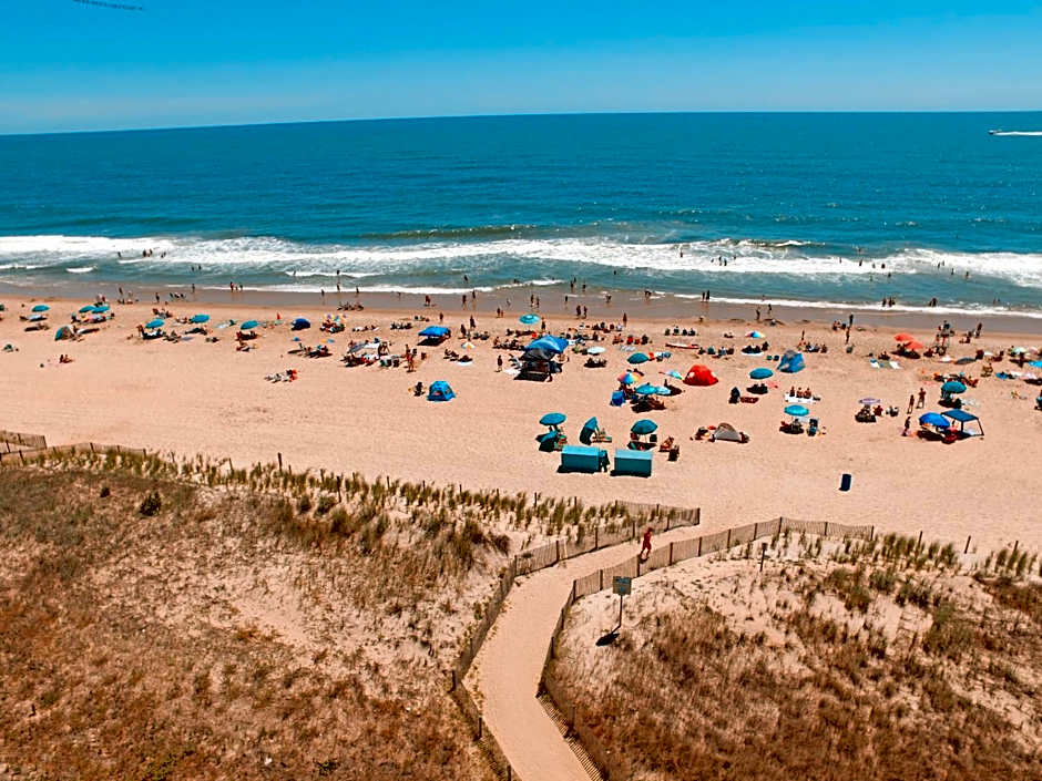 SeaLoft Oceanfront Hotel