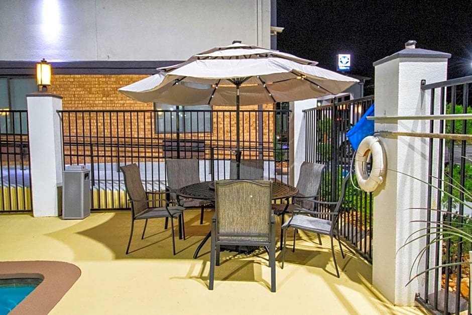 Comfort Inn & Suites