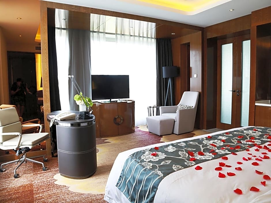 Ramada Plaza Liuzhou Liudong Hotel
