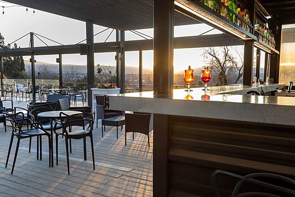 Pinares Panorama Suites & Spa
