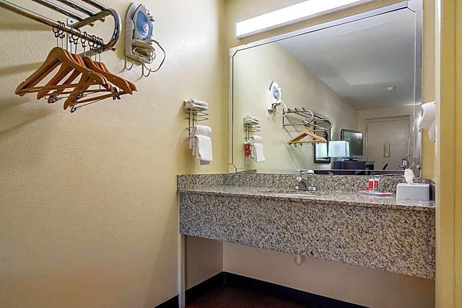 Econo Lodge Research Triangle Park