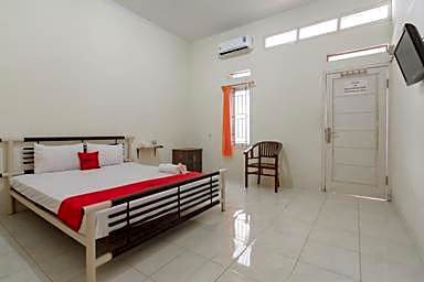 RedDoorz Syariah near Tugu Pandanwangi Cianjur