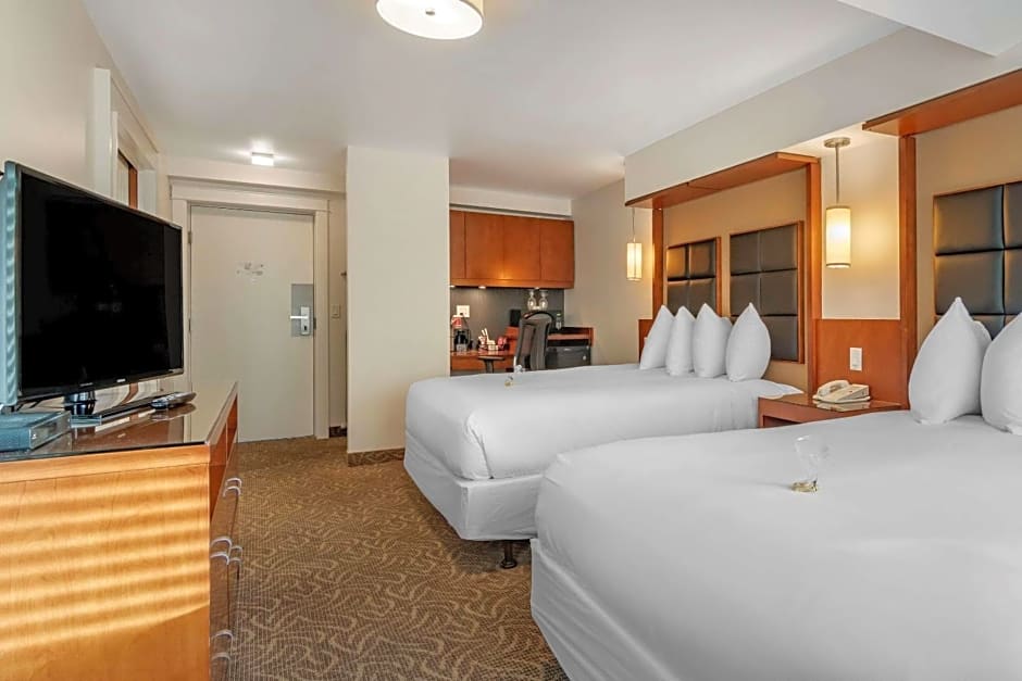 Hotel Penticton, Ascend Hotel Collection