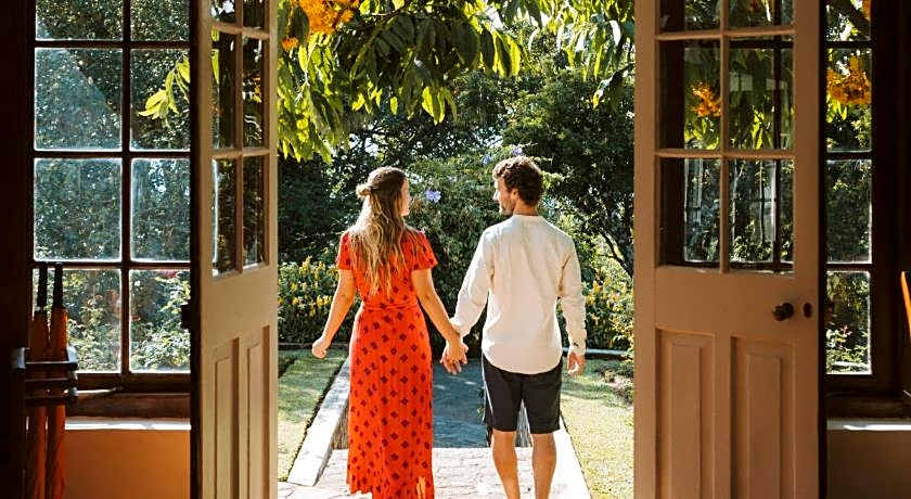 Mountbatten Bungalow - Thema Collection