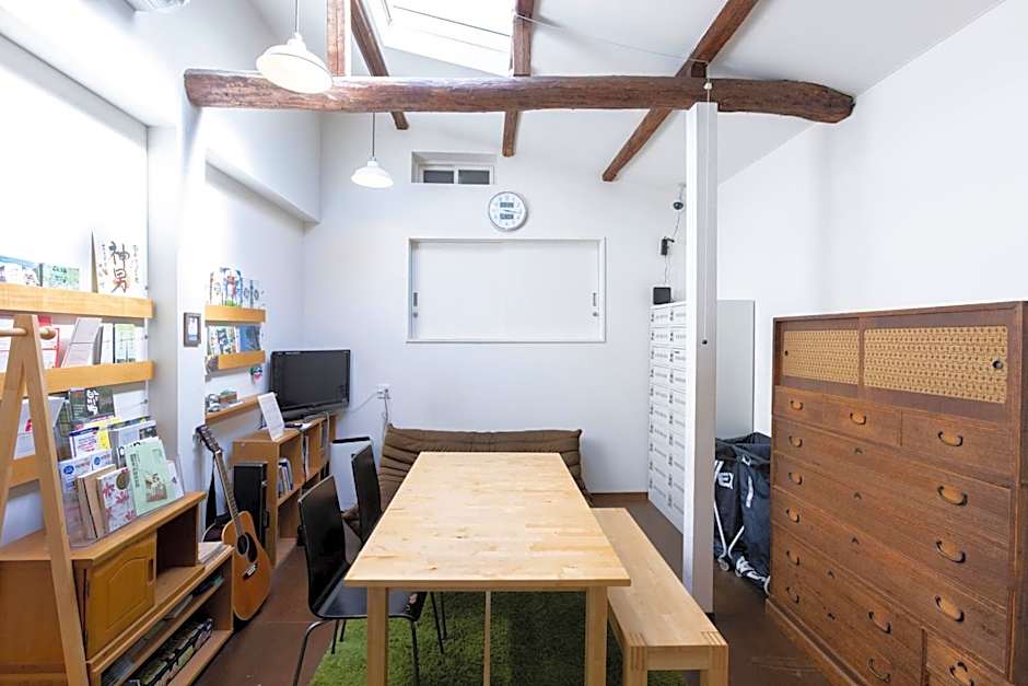 Cafe & Guest House Nagonoya