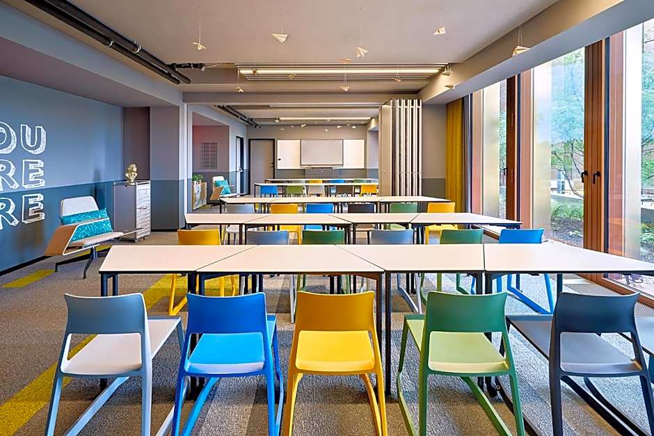 Moxy Luxembourg Airport