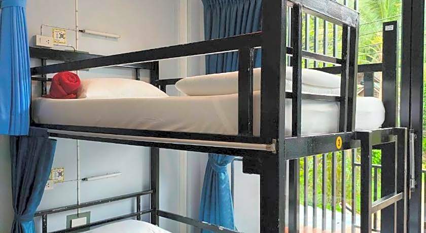 Boom Hostel Khaosok