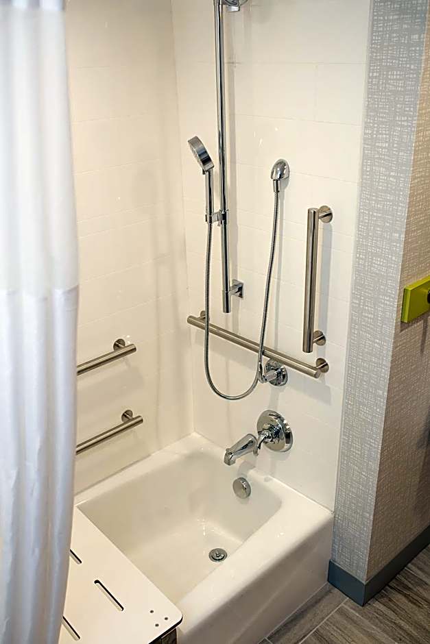 Hampton Inn By Hilton and Suites Dundee