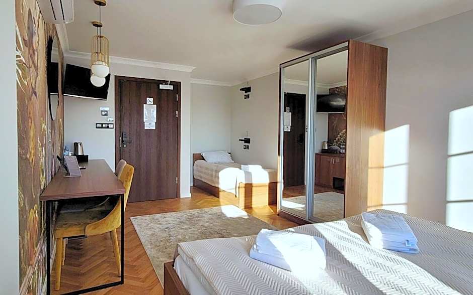 Forrest Apartments & Hostel