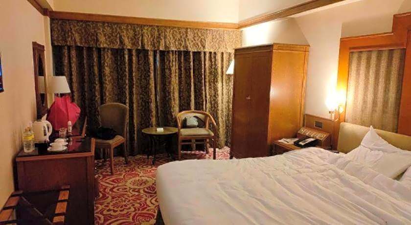 Holiday Hotel