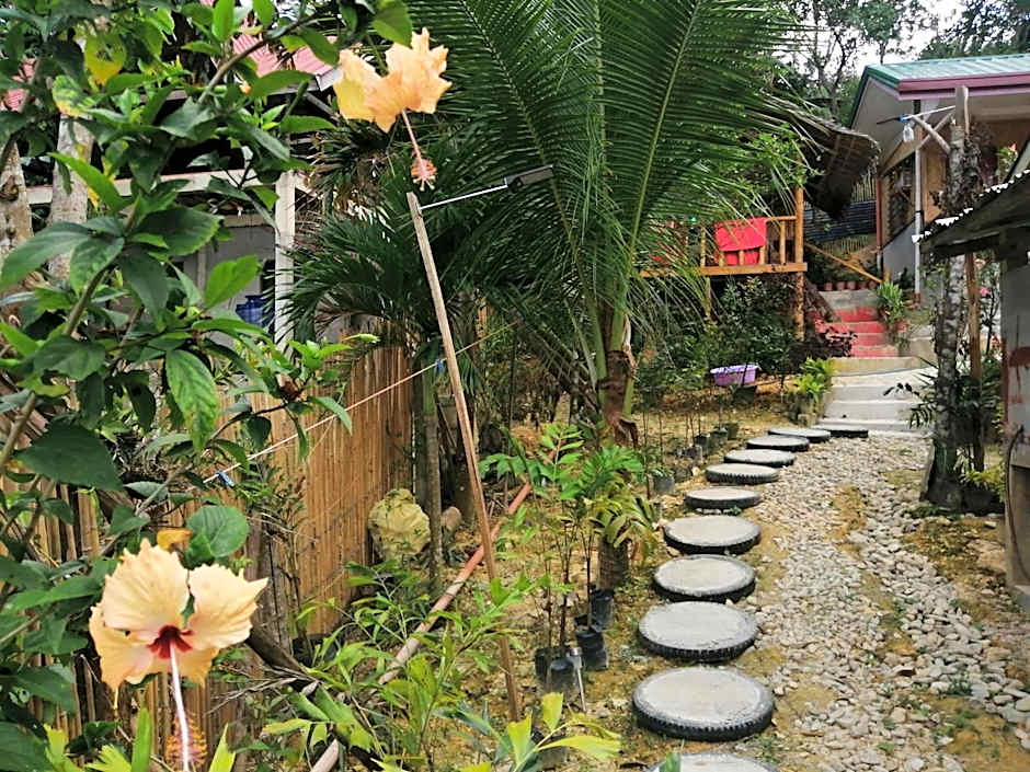 MiL's Hillside Tourist Inn