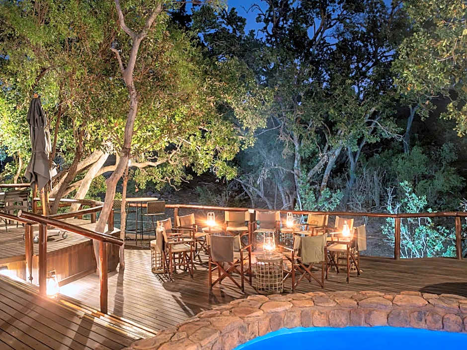 Ndlovu Safari Lodge
