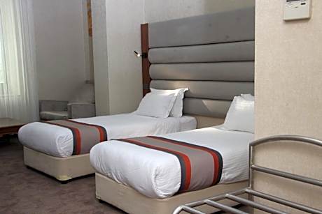 Junior Twin Suite