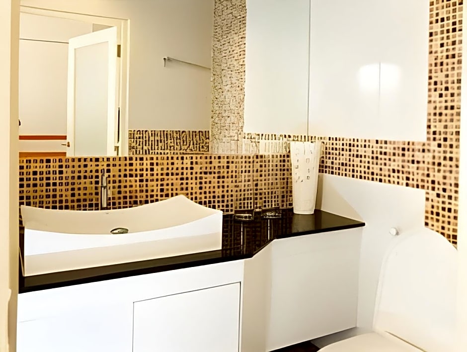 R-Con Blue Ocean Hotel