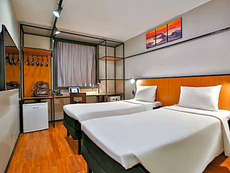 Standard apartment with 2 single beds