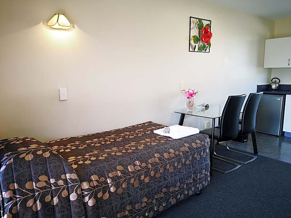 Aston Court Motel