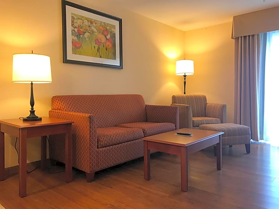 White River Inn & Suites