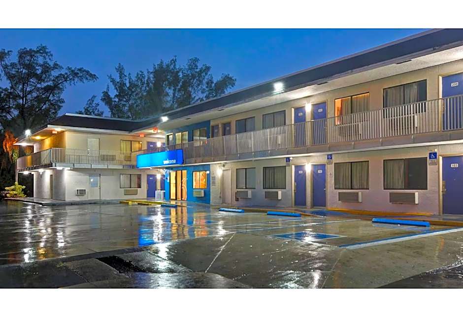 Motel 6 Dania Beach, FL