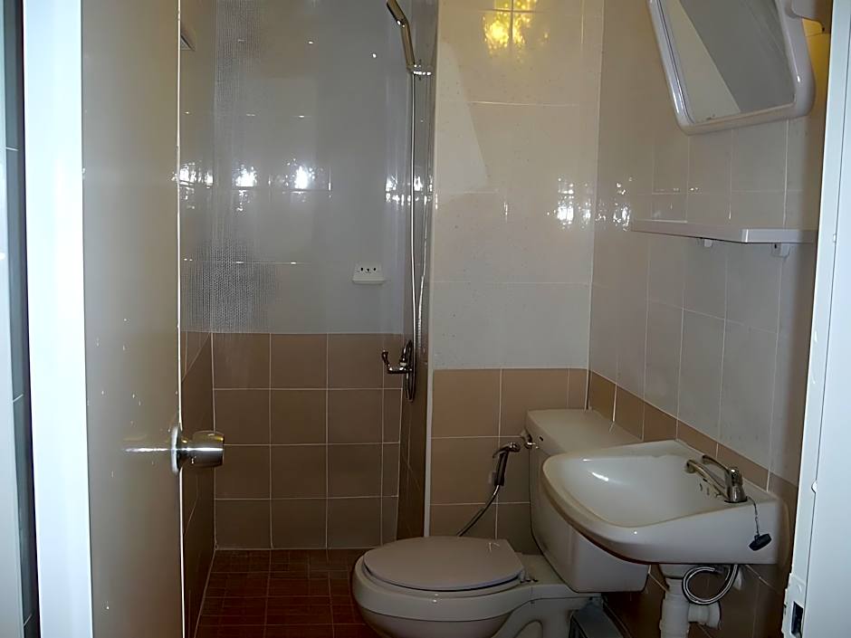 T8 Guesthouse Challenger Muang Thong Thani