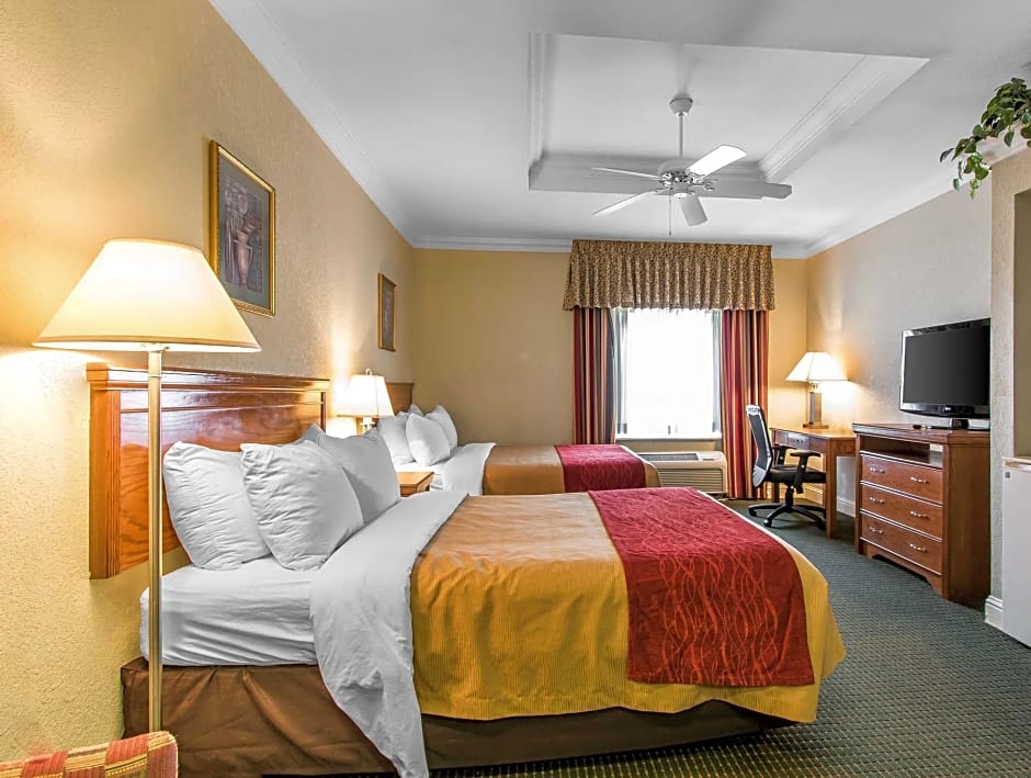 Comfort Inn At Founders Tower