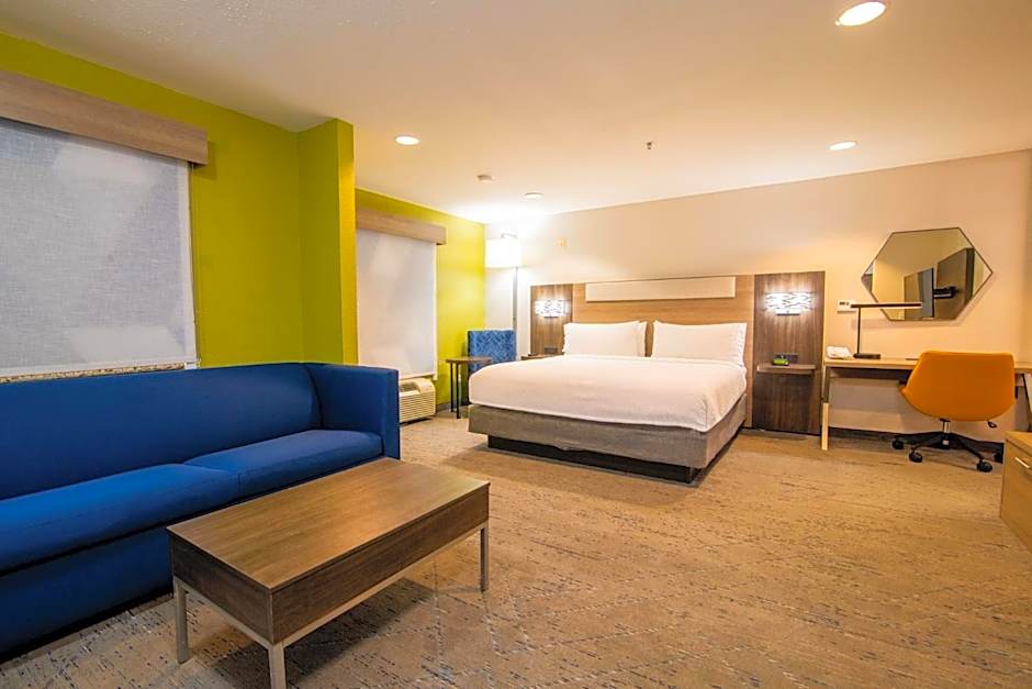 Holiday Inn Express & Suites College Station by IHG