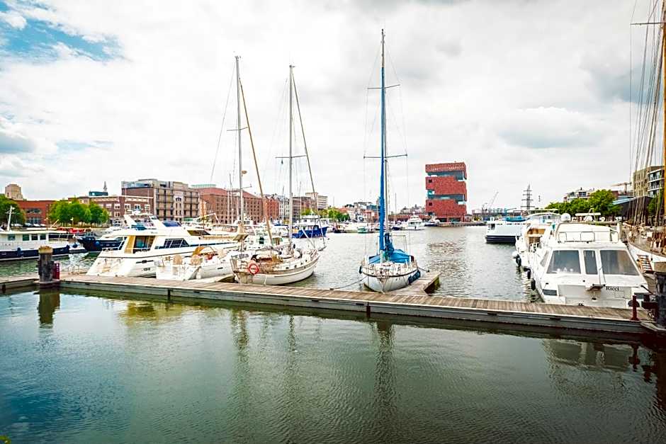 U Eat & Sleep Antwerp