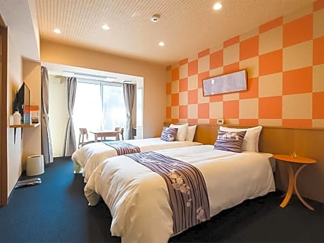 Twin Room with Bath