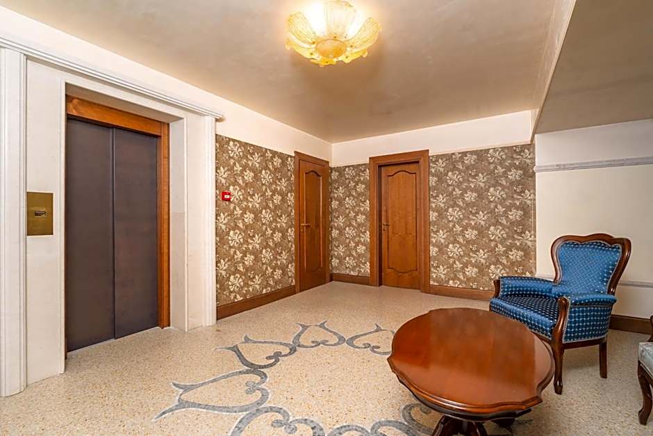 Festa Winter Palace Hotel