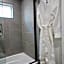 Los Angeles 3BR Villa Suites with Free Parking