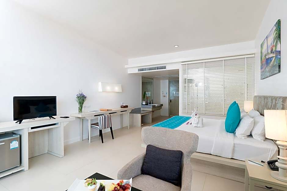 Photo 1 of 5 of Deluxe Grand, Beachfront