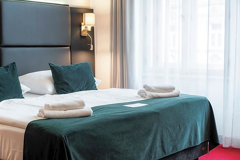 Hotel Noir