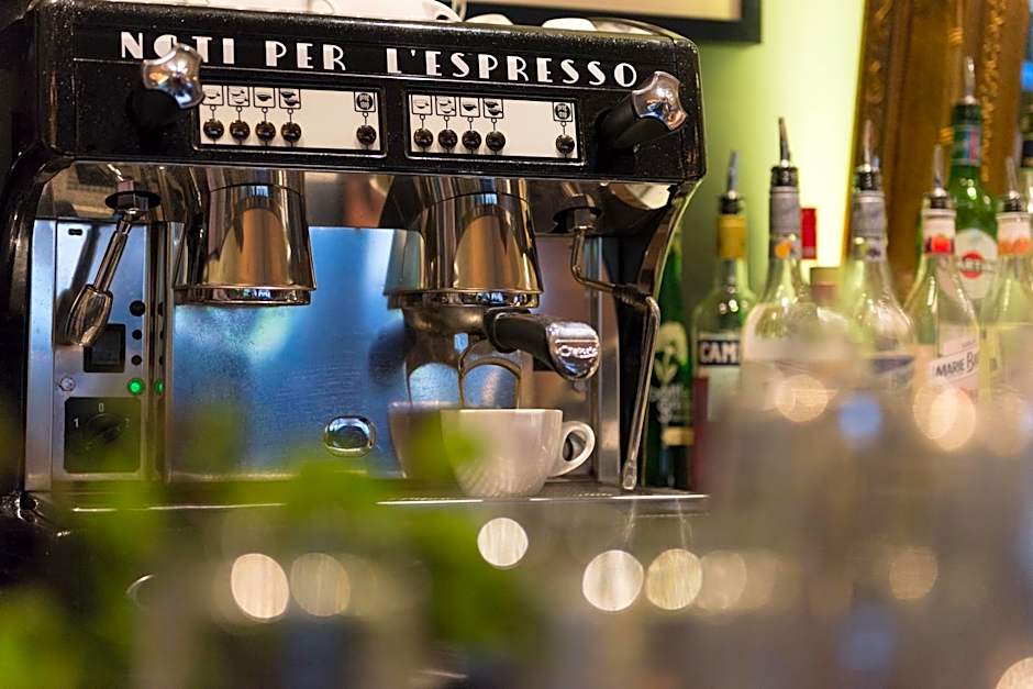 The Crown Manor House Hotel