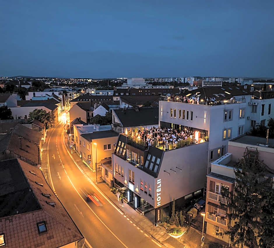 BOUTIQUE HOTEL11 with rooftop SPA