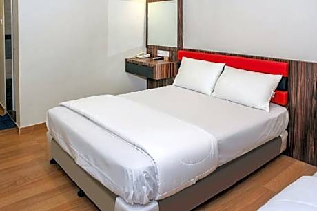 OYO 90027 Happy Hotel