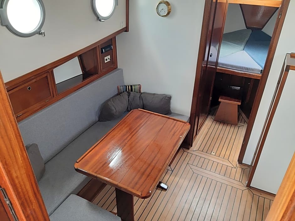 Privé B&B Motorsailer Rataplan