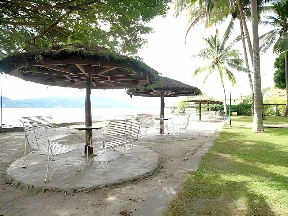Pandu Lakeside Hotel Tuktuk