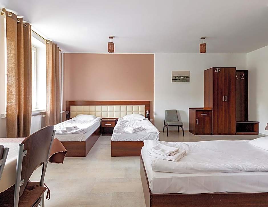 Avion Hotel