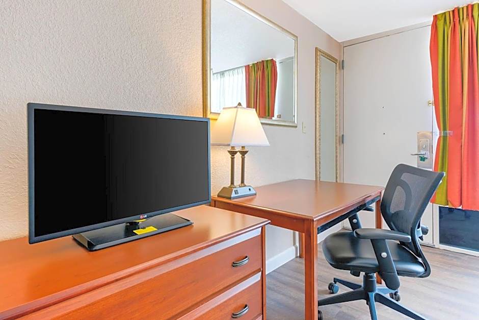 Quality Inn & Suites Conference Center