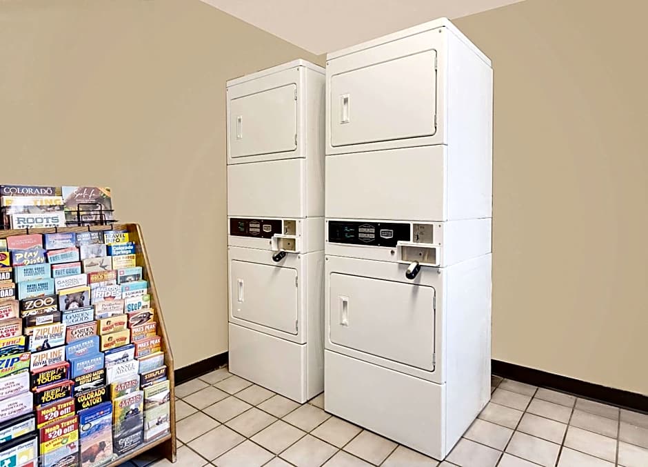 Super 8 by Wyndham Denver Central