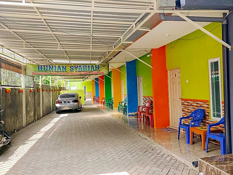 RedDoorz Syariah near Lippo Plaza Sidoarjo