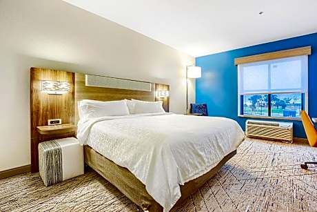 Standard King Room with Sofa Bed - Non-Smoking