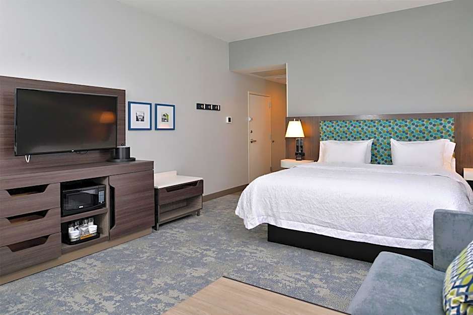 Hampton Inn by Hilton Cedar Falls Downtown