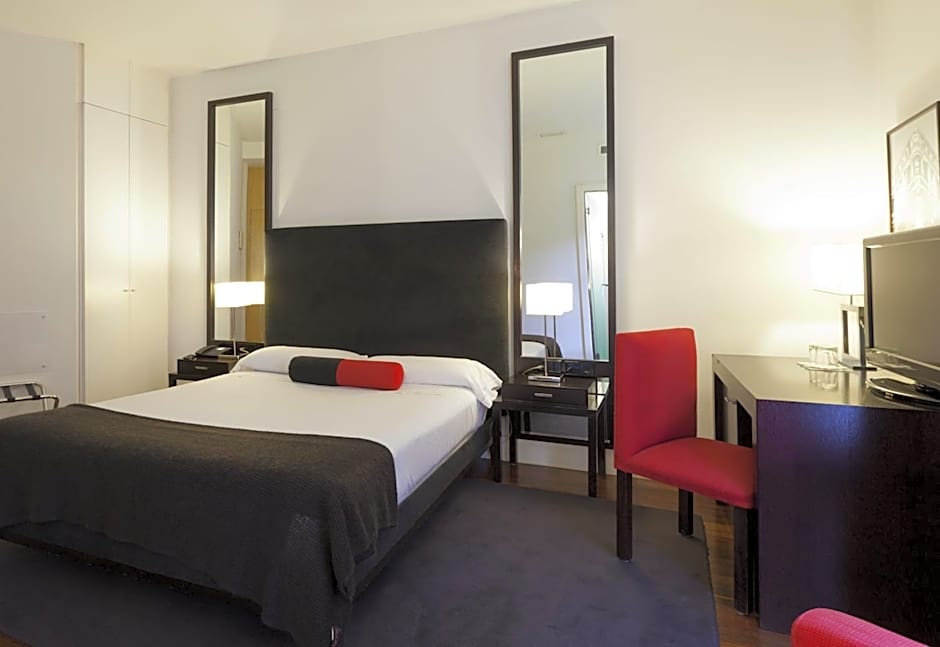 Quatro Puerta Del Sol