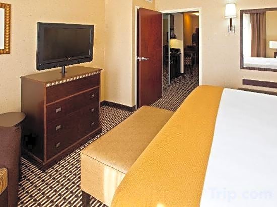 Holiday Inn Express Hotel & Suites Seymour By IHG