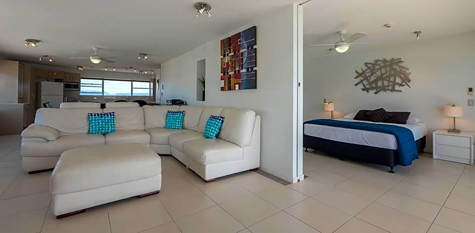 Pacific Plaza Apartments