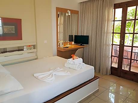 Romantic Tiny Double Room