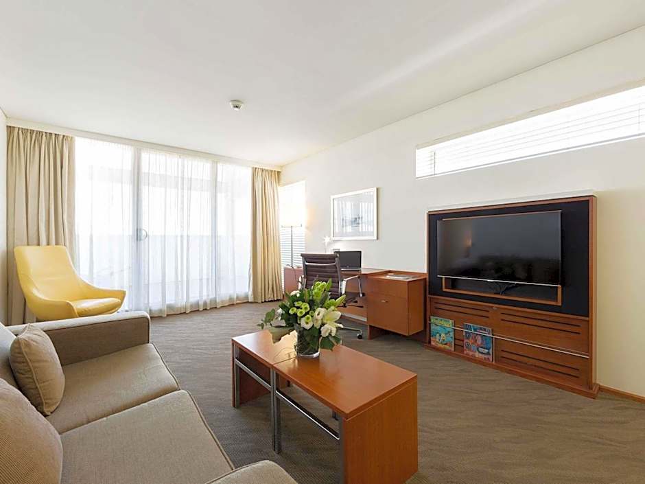 Novotel Canberra
